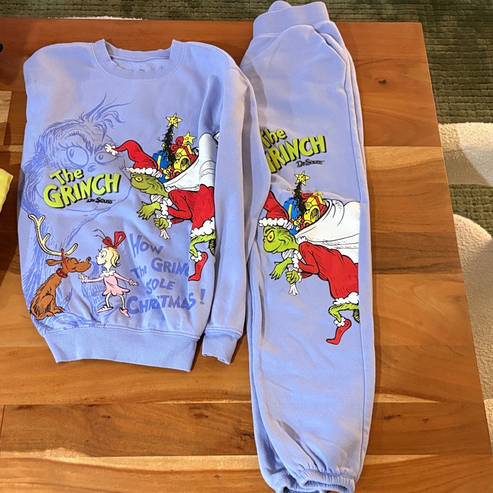 The Grinch Graphic Sweatshirt XS and Joggers XXS Set Womens